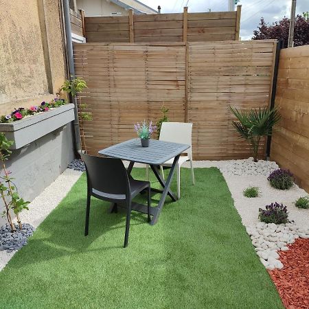Appartement Neuf Avec Jardin Privatif 페리괴 외부 사진